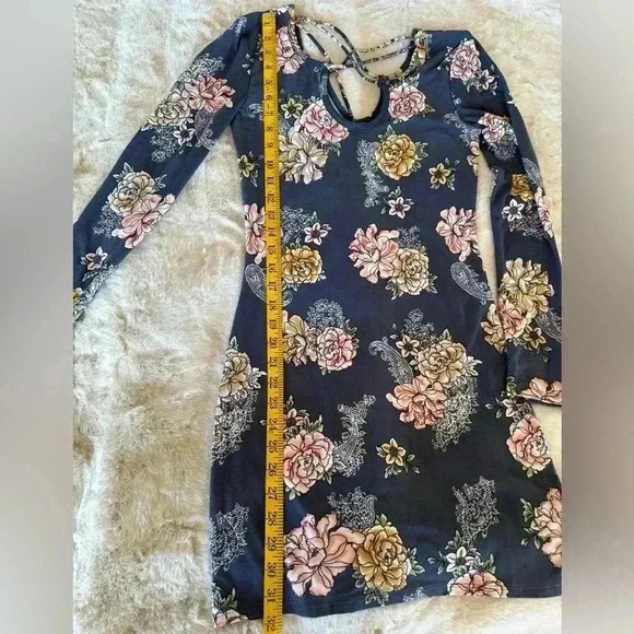 Forever 21 Women's Navy Blue and floral Dress size small - Picture 3 of 10